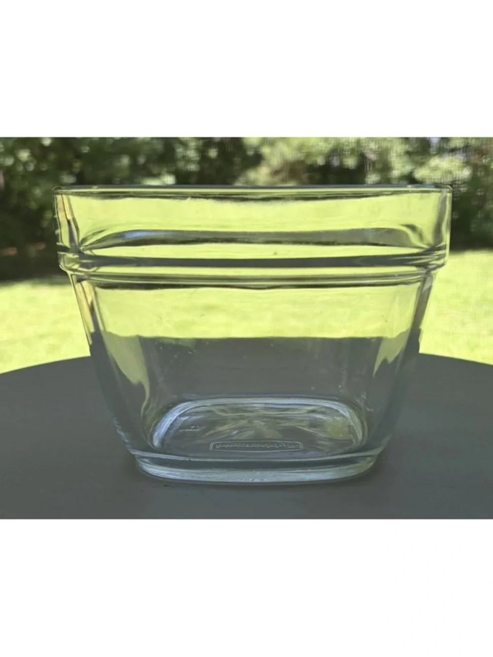 Rubbermaid Glass Storage Container 5.5 Cup/1.3 Liter with Black Lid 7N64